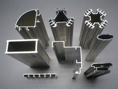 工作臺(tái)采用工業(yè)鋁材有什么優(yōu)勢(shì)以及工業(yè)鋁材切割時(shí)需要注意什么？